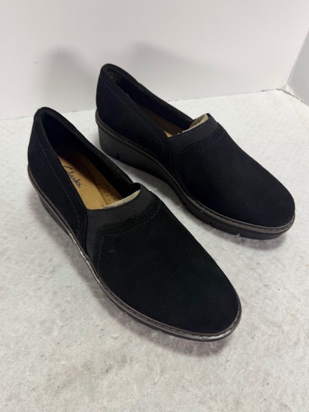 Clarks Airabell Mid Womens 10M Black Suede Slip On Comfort Loafers NWT